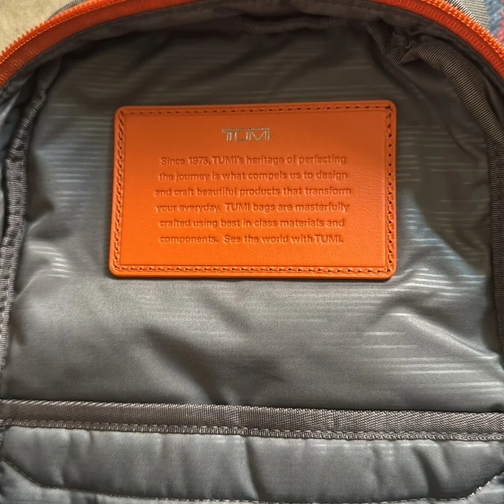 Time Tahoe Marshall sling bag in orange